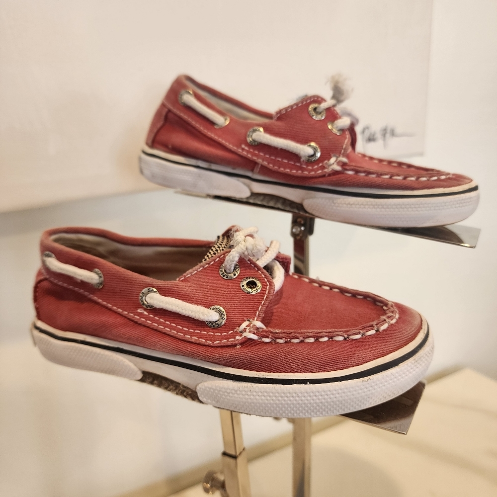 SPERRY TOP SIDER, boy's size 10m, super cut-red stretch (faux lace) boat shoes. - Picture 2 of 13